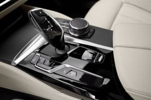 schalter-interieur-bmw-5er-facelift-2020