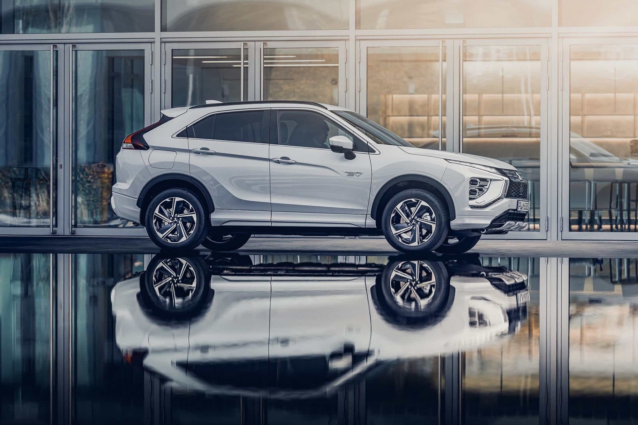 Full size suv hybrid 2021 sales