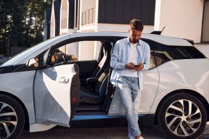 Umweltbonus für gebrauchte Elektroautos – So kommst du an die Förderung