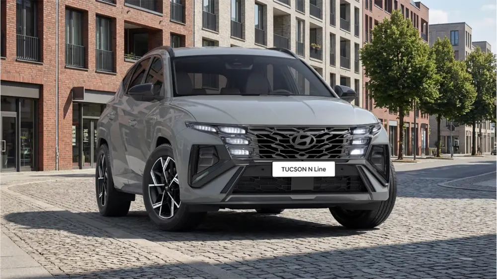 Hyundai Tucson N Line in einem modernen Neubaugebiet.