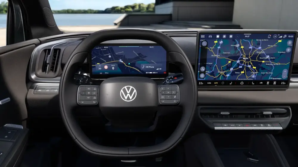 VW ID. Cross Innenraum mit Blick auf das digitale Cockpit.