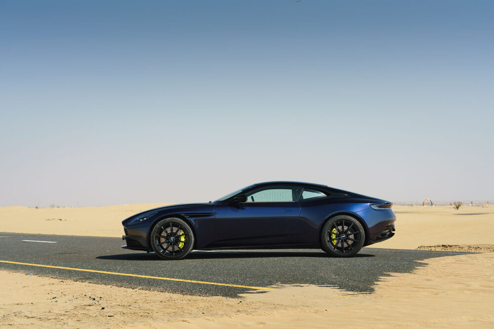 aston martin db11 04