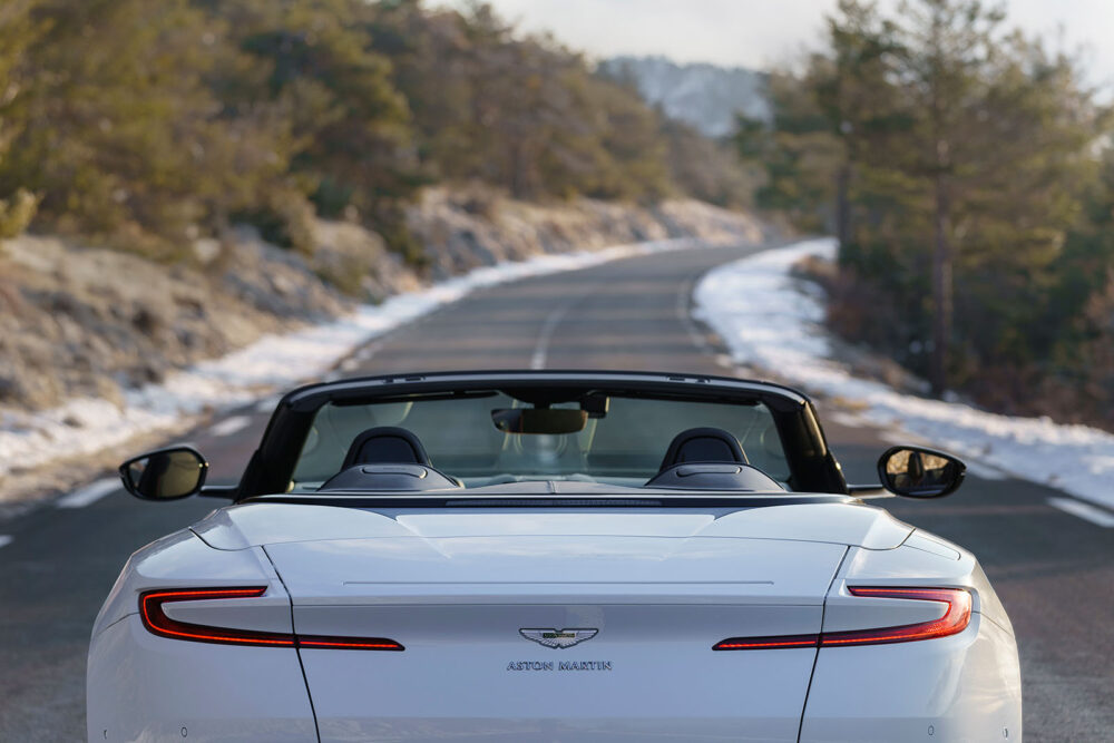 aston martin db11 volante 03