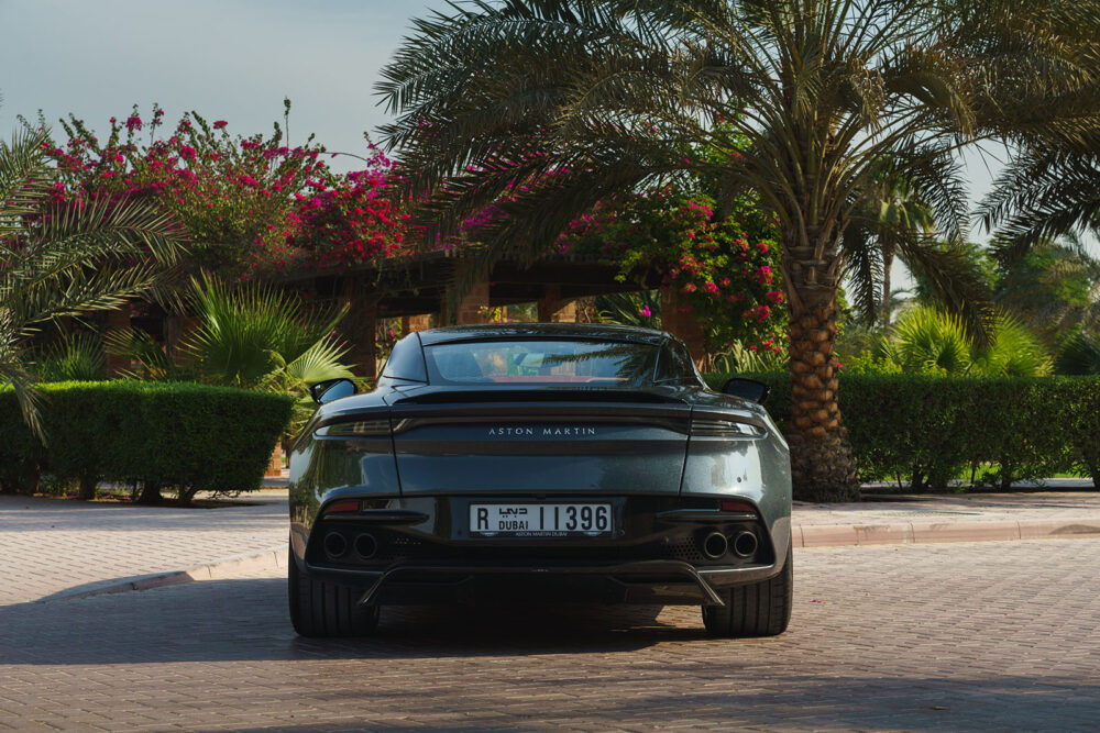 aston martin dbs superleggera 04