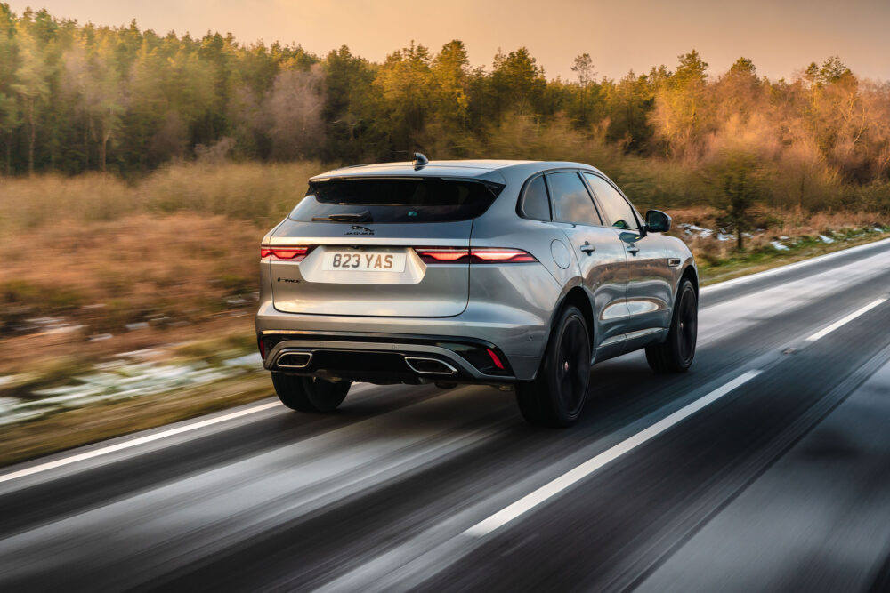 jaguar f pace 01