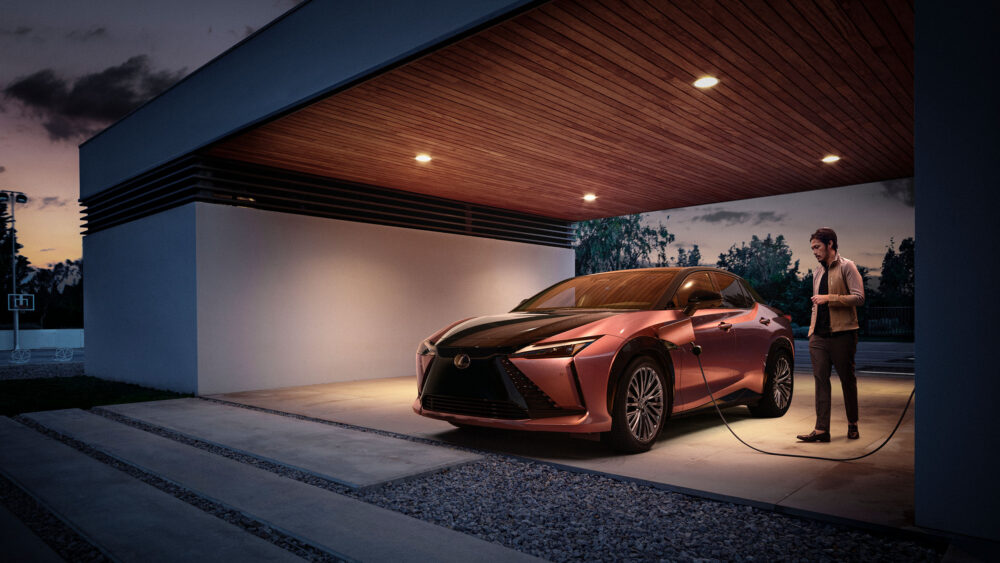 lexus rz 01