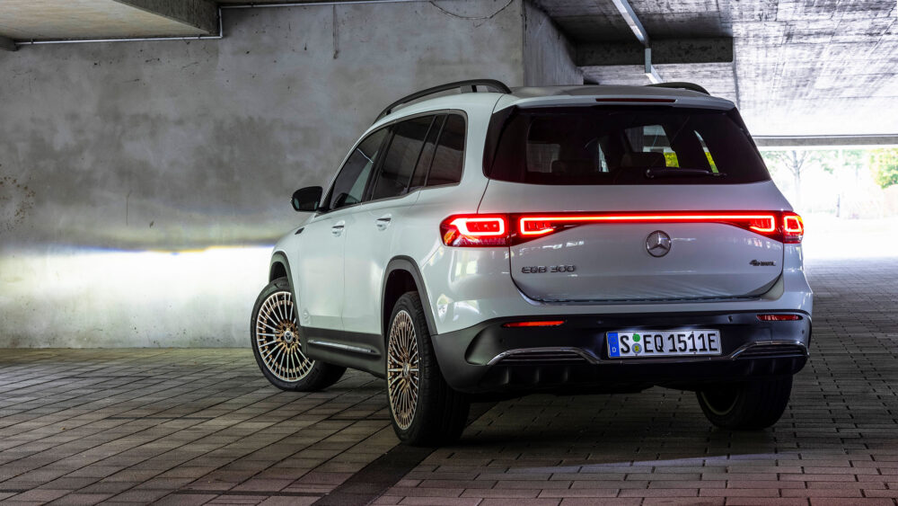 mercedes eqb 07