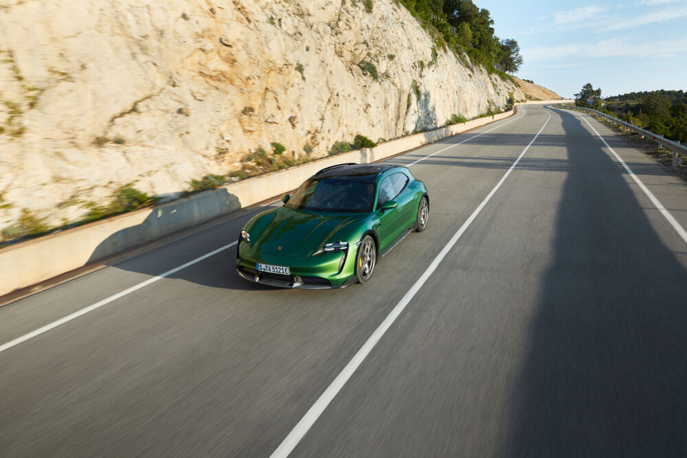 porsche taycan cross turismo 07