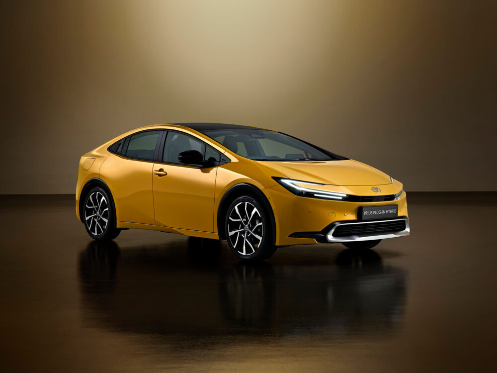 toyota prius plugin 03